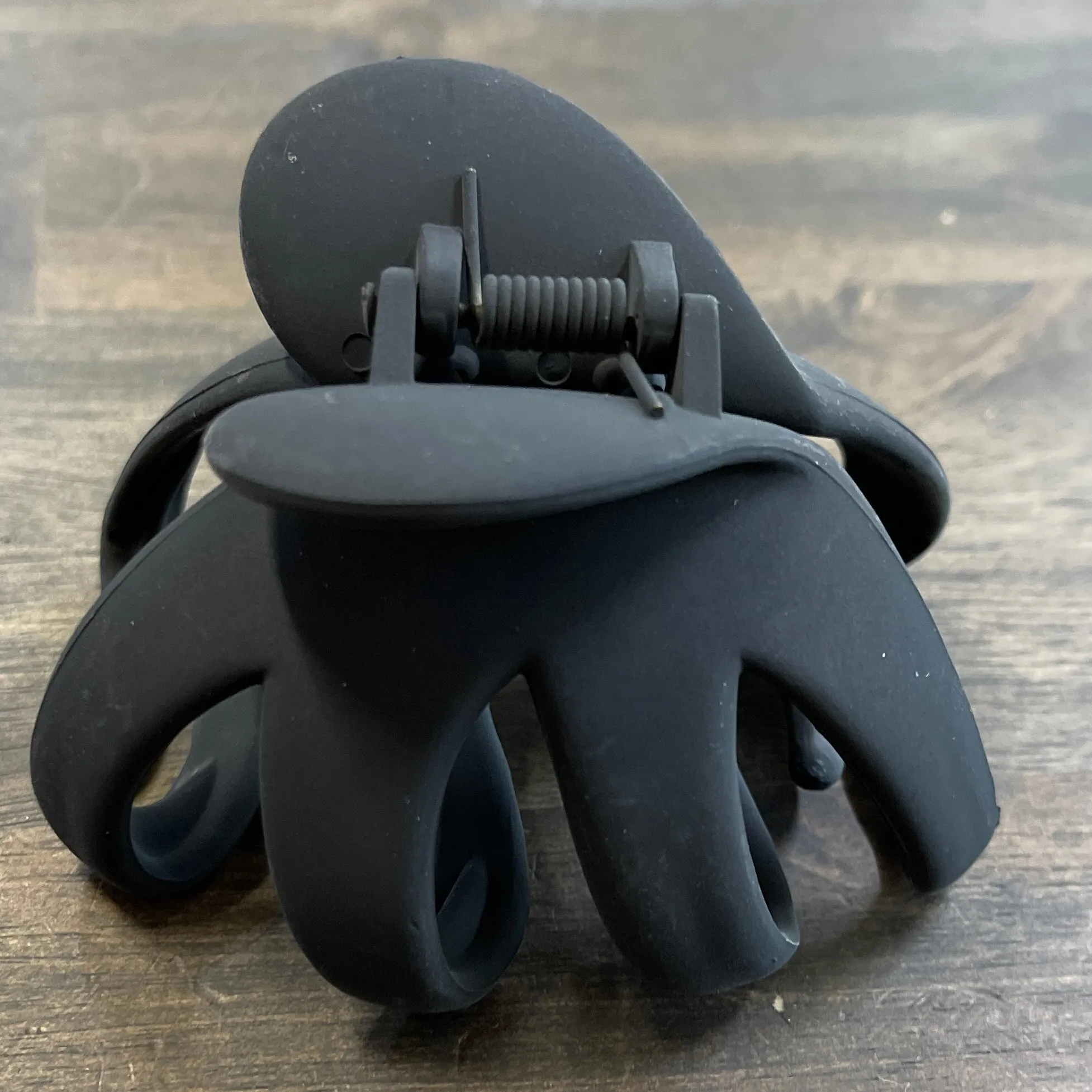 Matte Claw Clip