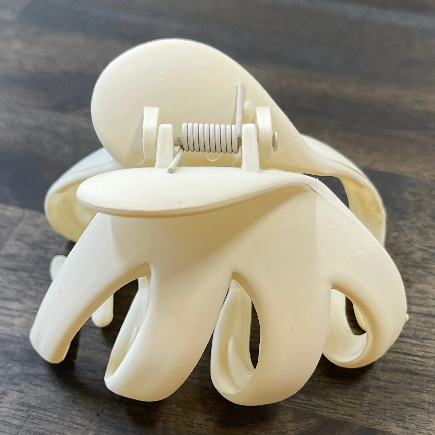 Matte Claw Clip