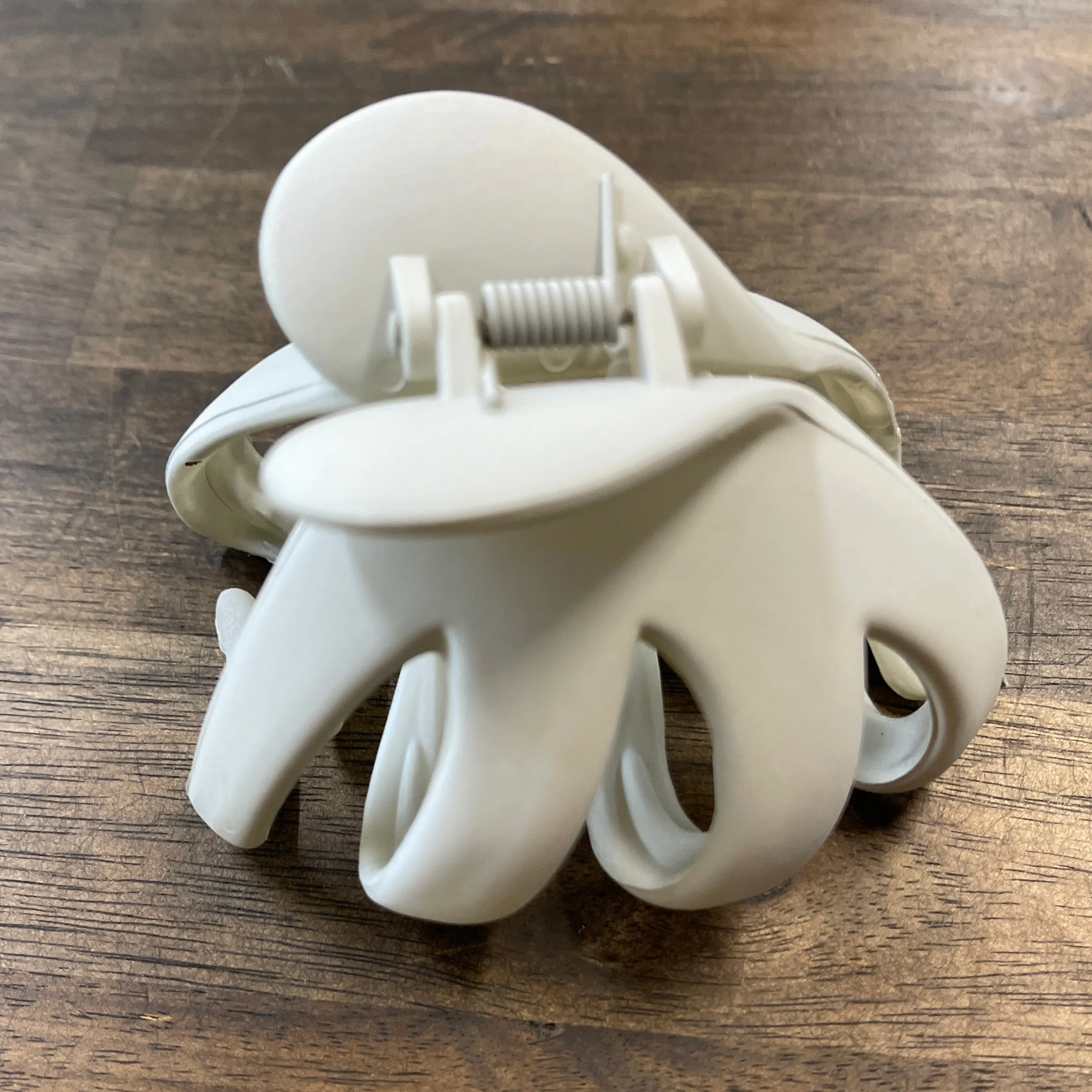 Matte Claw Clip